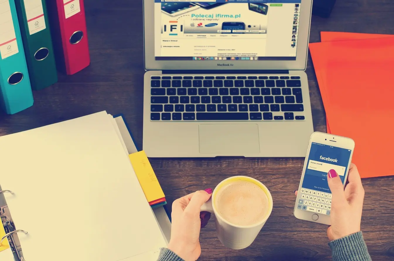 Πώς τα social media συνεχίζουν να απειλούν την ψυχική υγεία των εφήβων