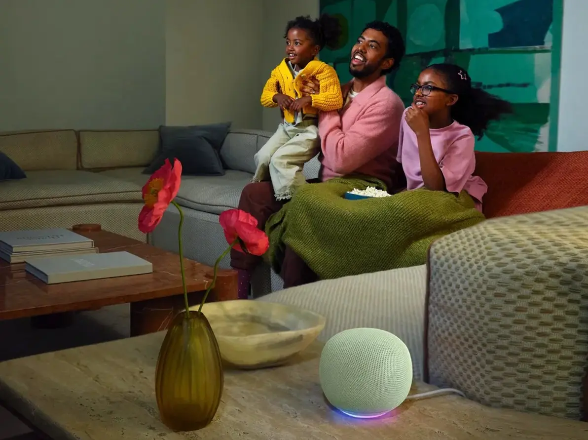 Το νέο Google Home Speaker φέρνει την τεχνητή νοημοσύνη Gemini στο σαλόνι σας