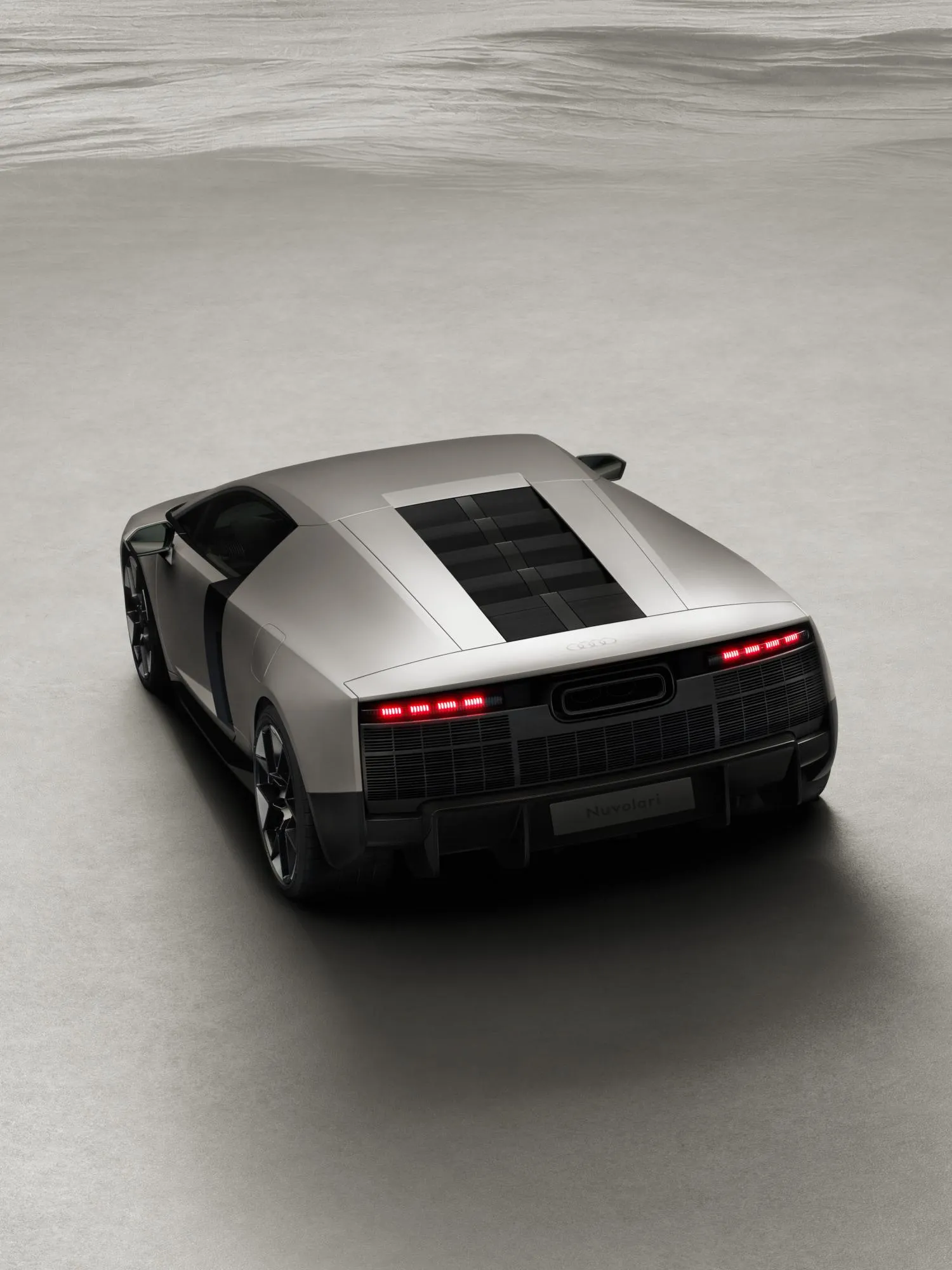 Το νέο supercar της Audi προσφέρει ασύλληπτες επιδόσεις με τρεις ηλεκτροκινητήρες