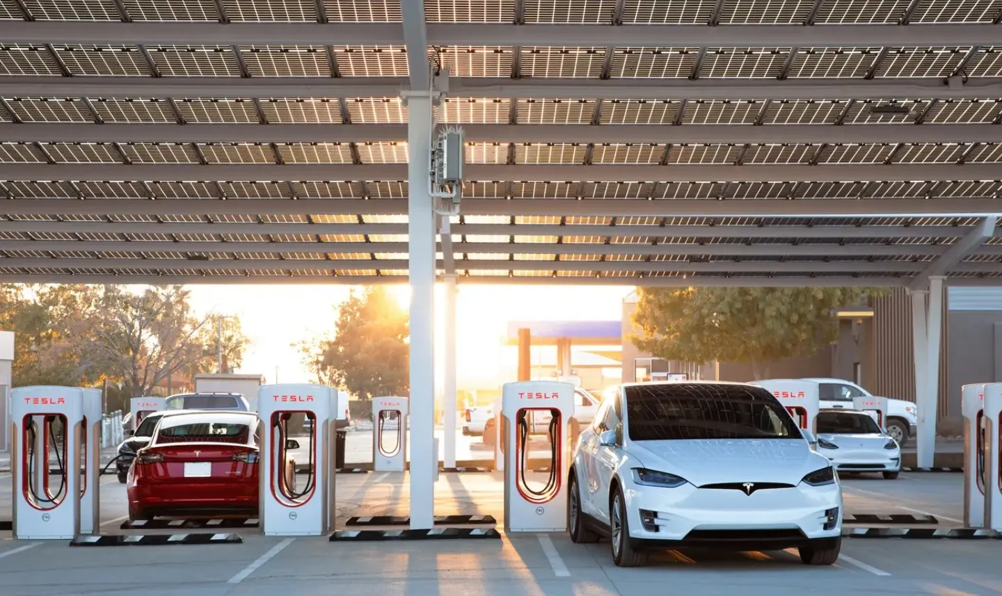 Η μεγάλη κλοπή στο εργοστάσιο της Tesla: Πώς χάνονται φορτία εκατομμυρίων