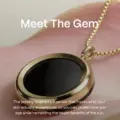 The Gem: Το νέο smart μενταγιόν που δείχνει real time πόσο ακτινοβολία δέχεται το δέρμα σου