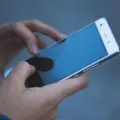 Πώς ο εθισμός των γονέων στα smartphones επηρεάζει τα παιδιά