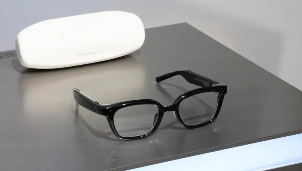 Το νέο intelligent eyewear της Samsung ενσωματώνει το Galaxy ecosystem