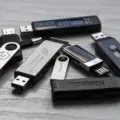 Βγάζεις το USB στικάκι χωρίς ασφαλή κατάργηση; Τι πραγματικά μπορεί να συμβεί
