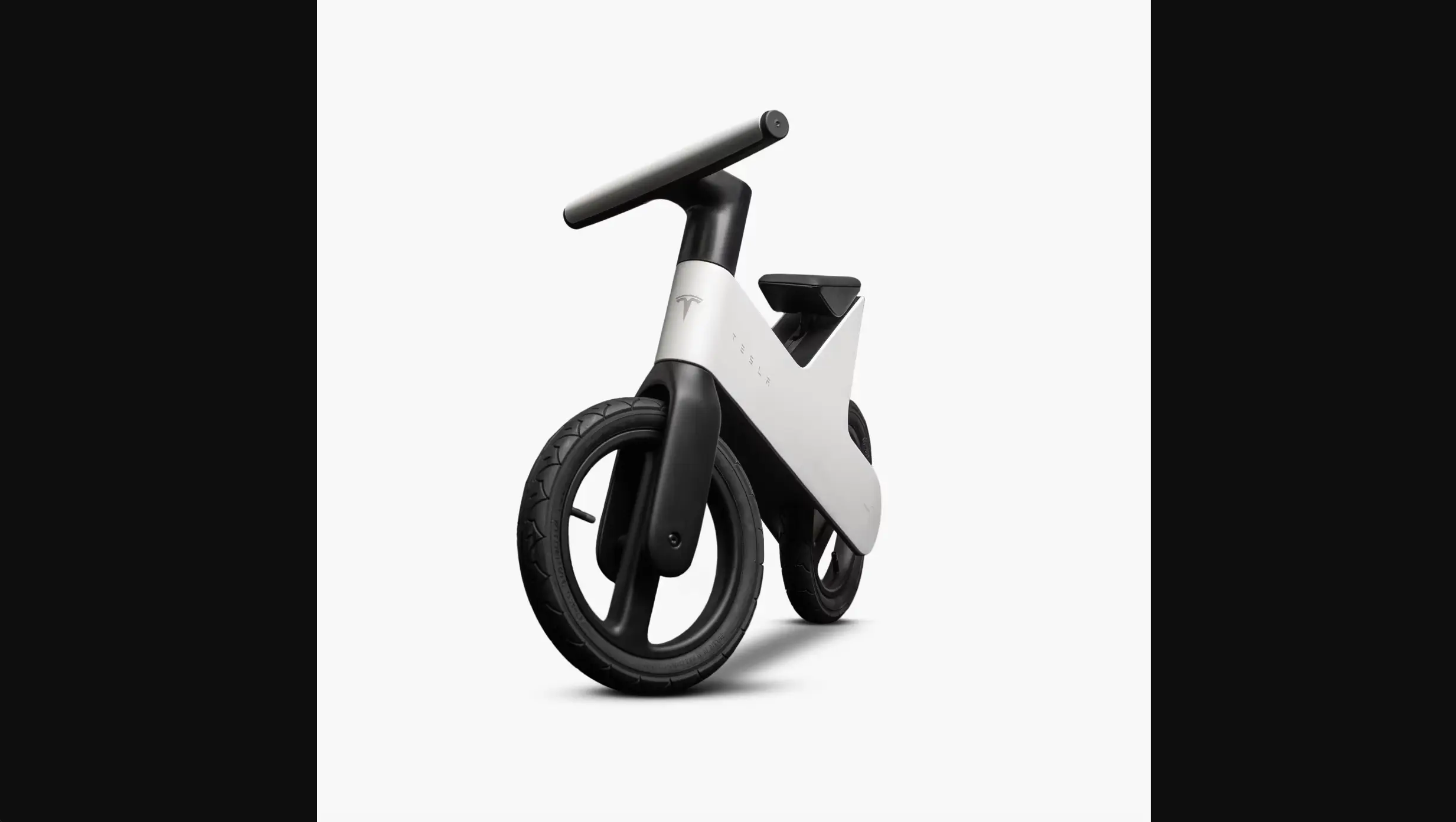 Ο Elon Musk τους θέλει πελάτες από τα 2: Το Bike της Tesla εξαντλήθηκε αστραπιαία 3 Οι fans ζητούσαν e-bike, η Tesla έβγαλε ποδήλατο για νήπια — και ξεπούλησε