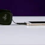 Φορτίζετε το κινητό με τον φορτιστή του laptop; Να τι πραγματικά συμβαίνει