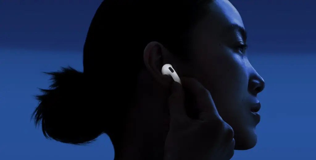 AirPods 5: Η Apple ίσως τα παρουσιάσει μαζί με τα νέα iPhone