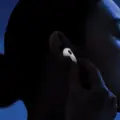AirPods 5: Η Apple ίσως τα παρουσιάσει μαζί με τα νέα iPhone