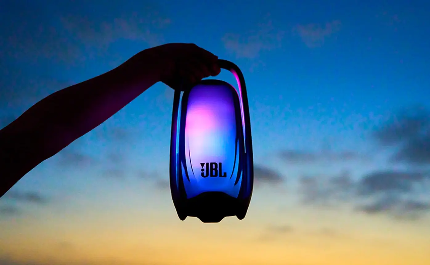 JBL Pulse 6: Δεκαέξι θέματα φωτισμού και σόου 360 μοιρών