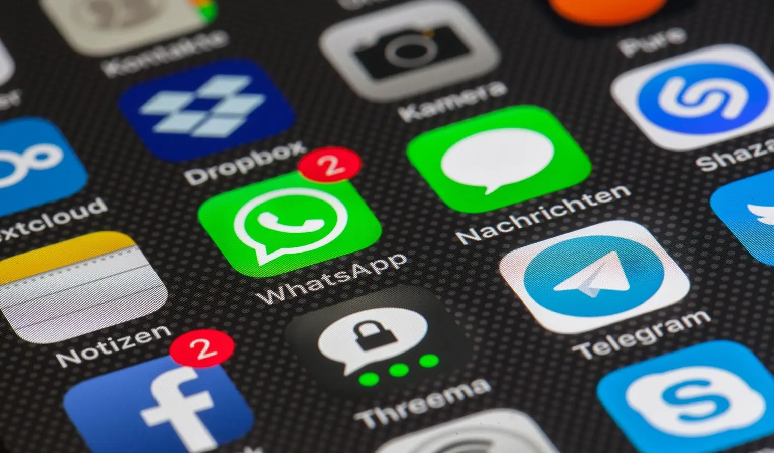 WhatsApp: Τρεις λογαριασμοί στο ίδιο iPhone μπορεί να γίνουν σύντομα πραγματικότητα 1 WhatsApp: Τρεις λογαριασμοί στο ίδιο iPhone μπορεί να γίνουν σύντομα πραγματικότητα