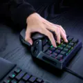 Razer Tartarus V2 Pro: Το gaming keypad των 219 ευρώ θέλει να βάλει τα πάντα κάτω από ένα χέρι
