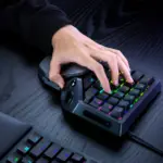 Razer Tartarus V2 Pro: Το gaming keypad των 219 ευρώ θέλει να βάλει τα πάντα κάτω από ένα χέρι