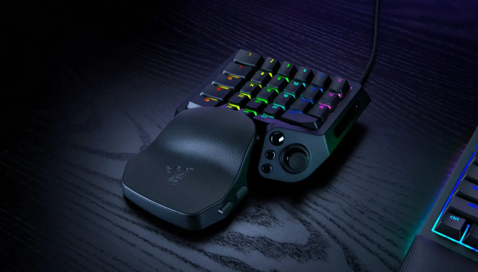 Razer Tartarus V2 Pro: Το gaming keypad των 219 ευρώ θέλει να βάλει τα πάντα κάτω από ένα χέρι