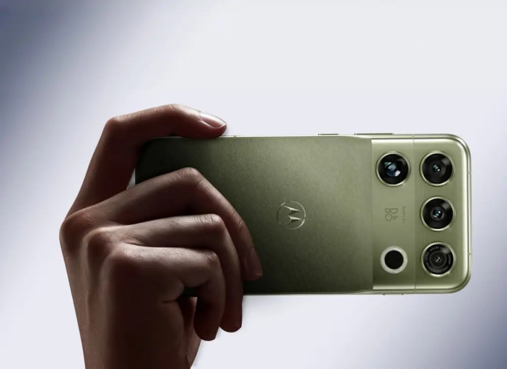 Η Motorola επιστρέφει δυνατά στην κορυφή των Android με το Signature 27