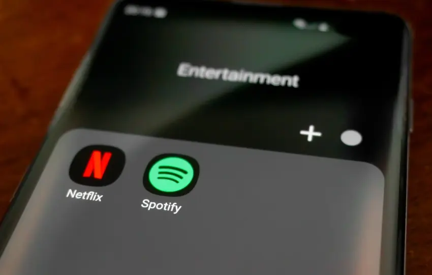 Spotify: Νέα ρύθμιση βάζει τέλος στα gigabytes που γεμίζουν κρυφά το κινητό