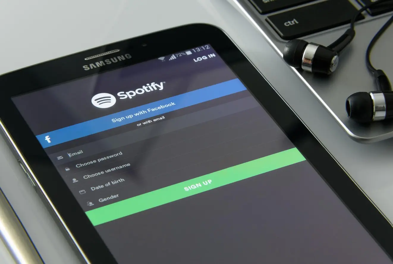 Spotify: Νέα ρύθμιση βάζει τέλος στα gigabytes που γεμίζουν κρυφά το κινητό 2 Spotify: Νέα ρύθμιση βάζει τέλος στα gigabytes που γεμίζουν κρυφά το κινητό