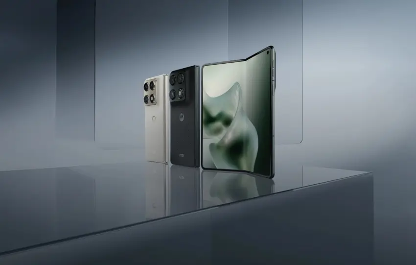 Το Motorola Razr Flex διέρρευσε και είναι πολύ μικρότερο από τα περισσότερα foldables