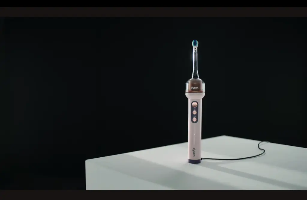 Η πρώτη οδοντόβουρτσα της Dyson ήρθε από το μέλλον με τιμή από το διάστημα