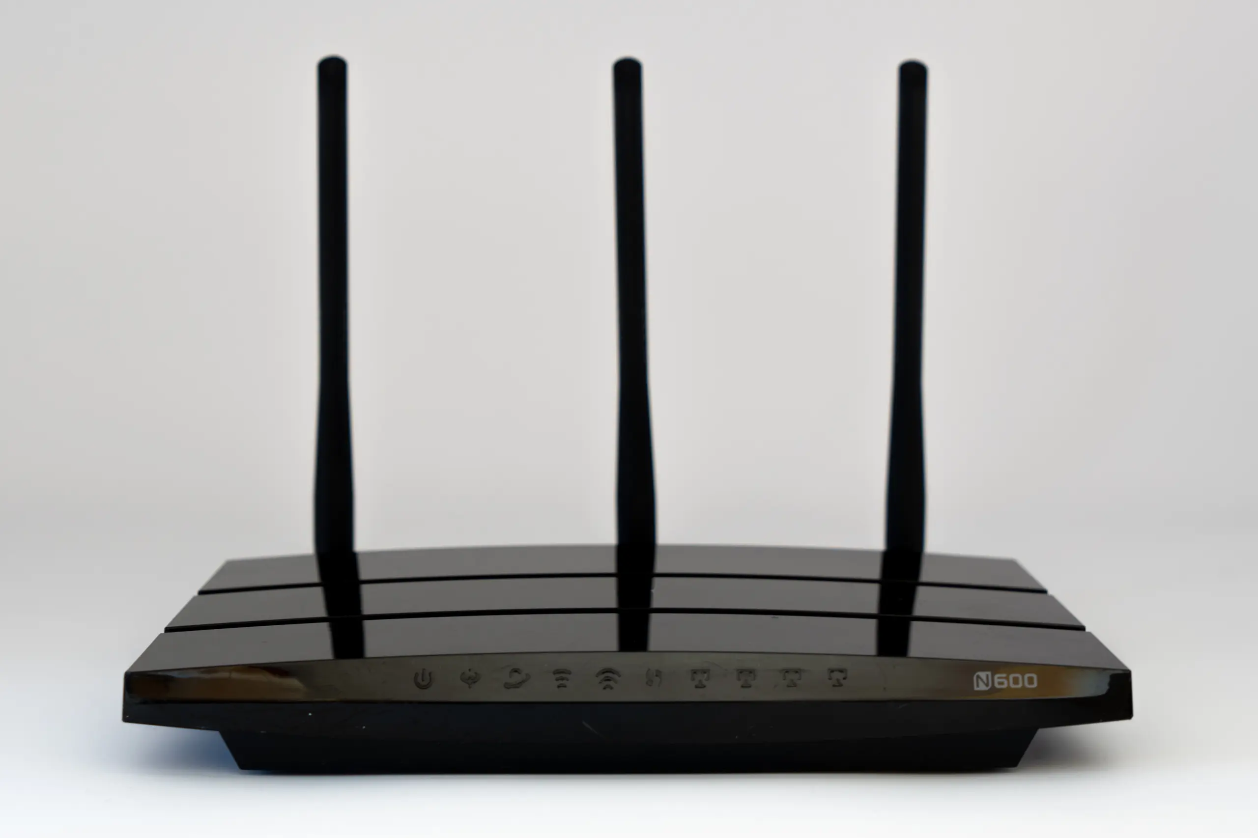 Έχεις παλιό WiFi router στο συρτάρι; Μπορεί να κάνει πολύ περισσότερα από όσα νομίζεις 1 Έχεις παλιό WiFi router στο συρτάρι; Μπορεί να κάνει πολύ περισσότερα από όσα νομίζεις