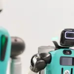 Τα humanoid robots περνούν από τα εργοστάσια σε στρατιωτικές επιχειρήσεις