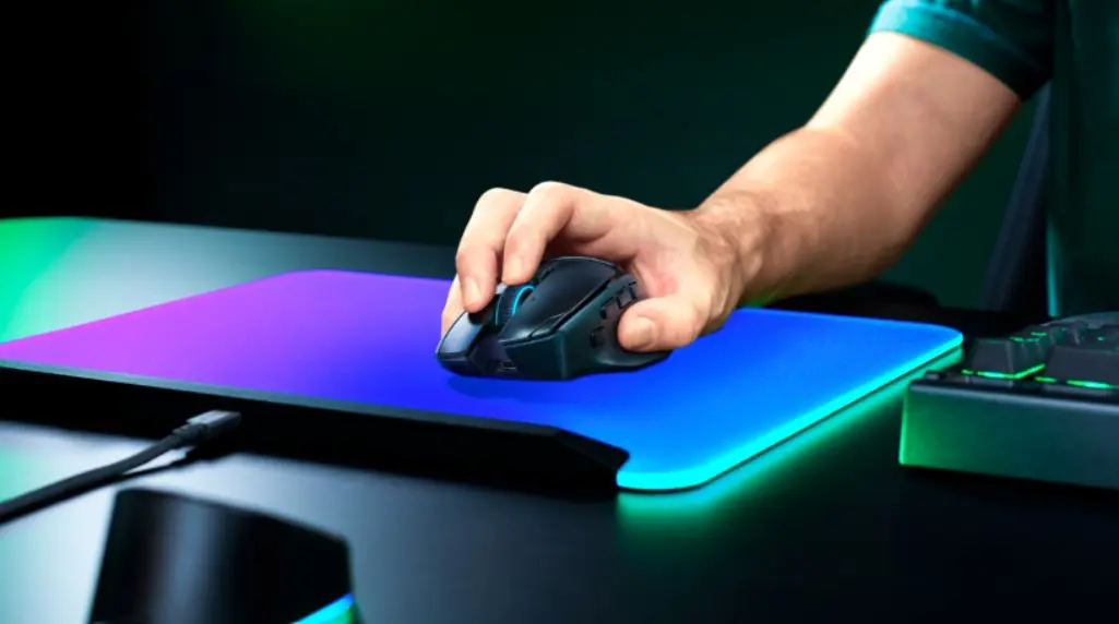 Η Razer παρουσιάζει το Basilisk V4 Pro με 14 πλήκτρα και νέο wireless dock