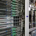 Η Microsoft εγκαταλείπει μεγάλο AI data center στη Βρετανία γιατί το ηλεκτρικό δίκτυο δεν επαρκεί