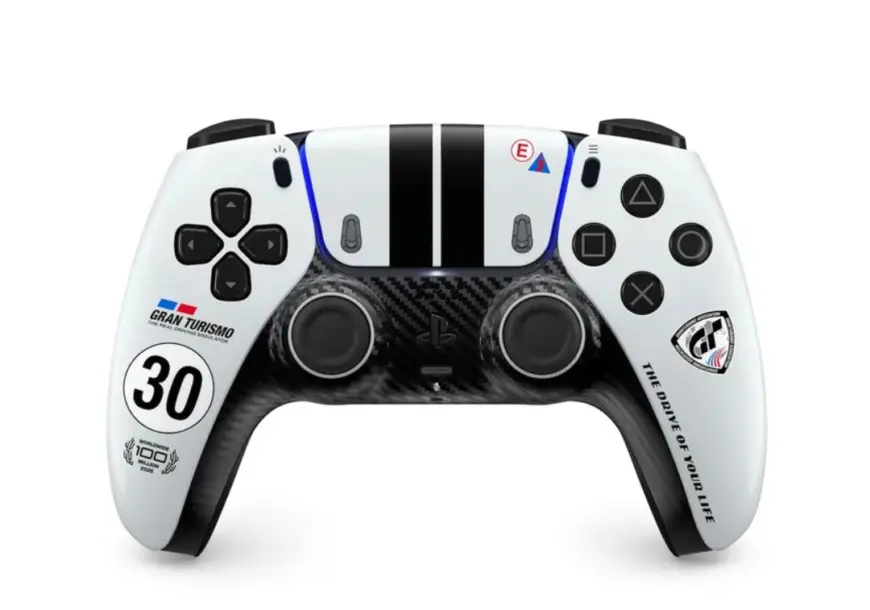 Το Gran Turismo 7 αποκτά τη μεγαλύτερη νέα αναβάθμισή του και αποκαλύπτει συλλεκτικό DualSense για τα 30 χρόνια
