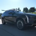Από τα εργοστάσια μέχρι το τιμόνι, η General Motors επενδύει στην τεχνητή νοημοσύνη