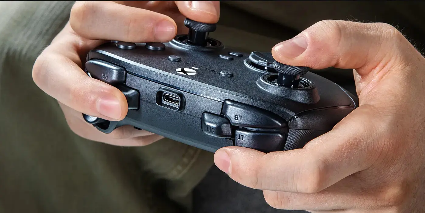 Η Razer παρουσίασε το Wolverine V4 Pro με νέους αισθητήρες και έξι επιπλέον πλήκτρα