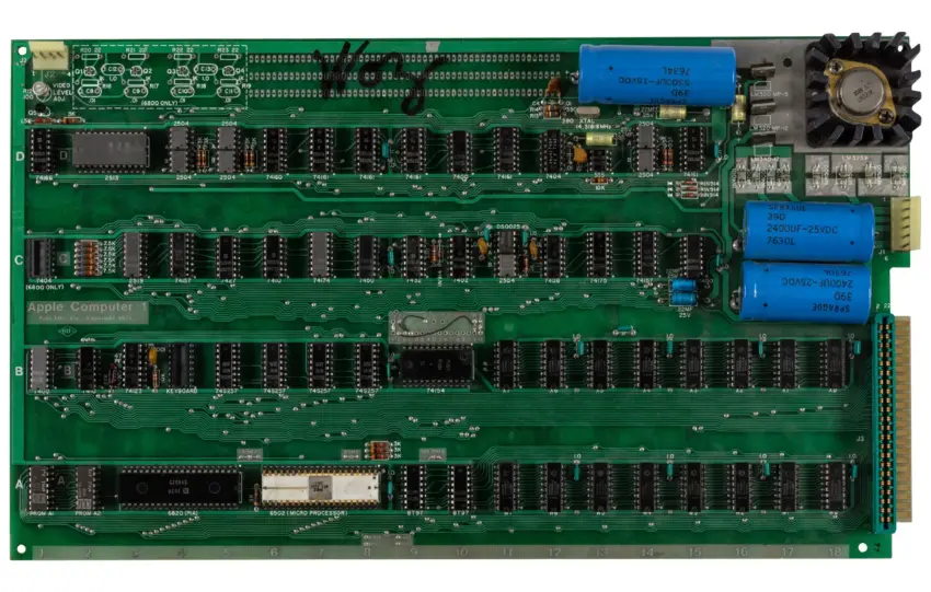 Apple-1 - Ο πρώτος υπολογιστής της Apple πουλήθηκε για 1,15 εκατ. δολάρια σε δημοπρασία