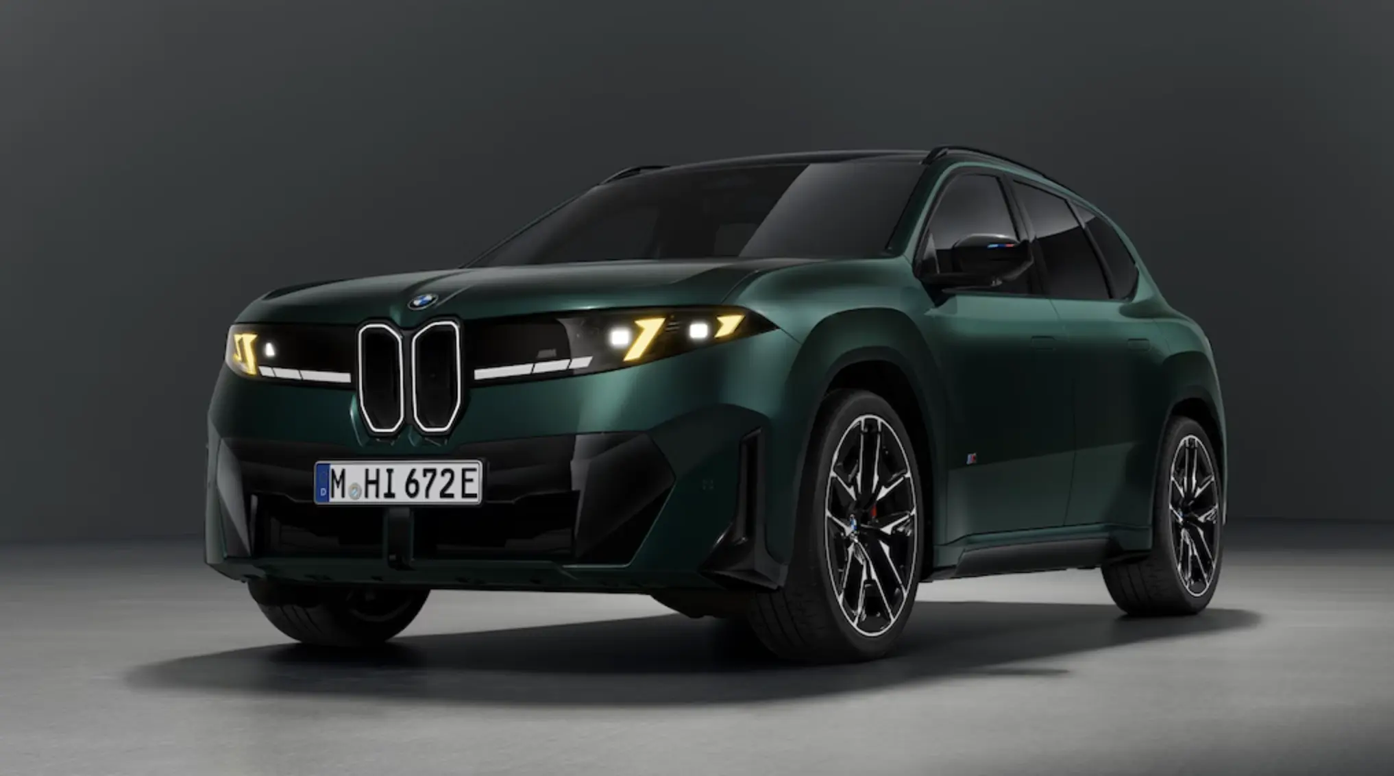 BMW iX3 M60 xDrive με 612 ίππους και 0-100 km/h σε 3,9 δευτερόλεπτα
