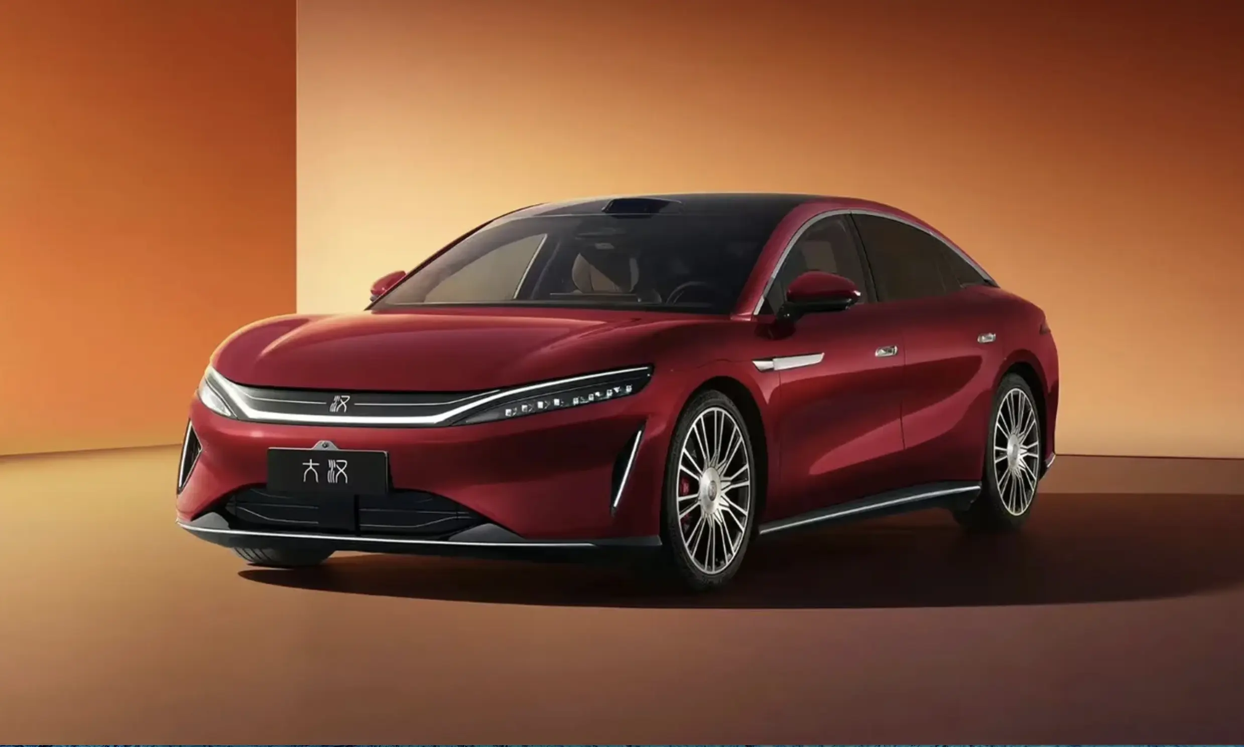 BYD Da Han EV: Το νέο sport sedan με αυτονομία 1.008 χλμ και τιμή 35.200 δολάρια 1 1. Το νέο BYD Da Han EV συνδυάζει τεράστια αυτονομία, πολυτέλεια και χαμηλή τιμή