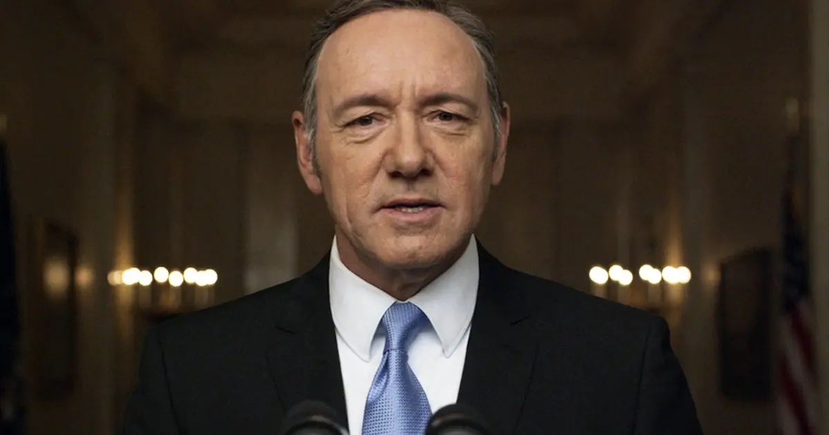 Η Netflix αλλάζει το μοντέλο που την έκανε δύναμη στο Hollywood