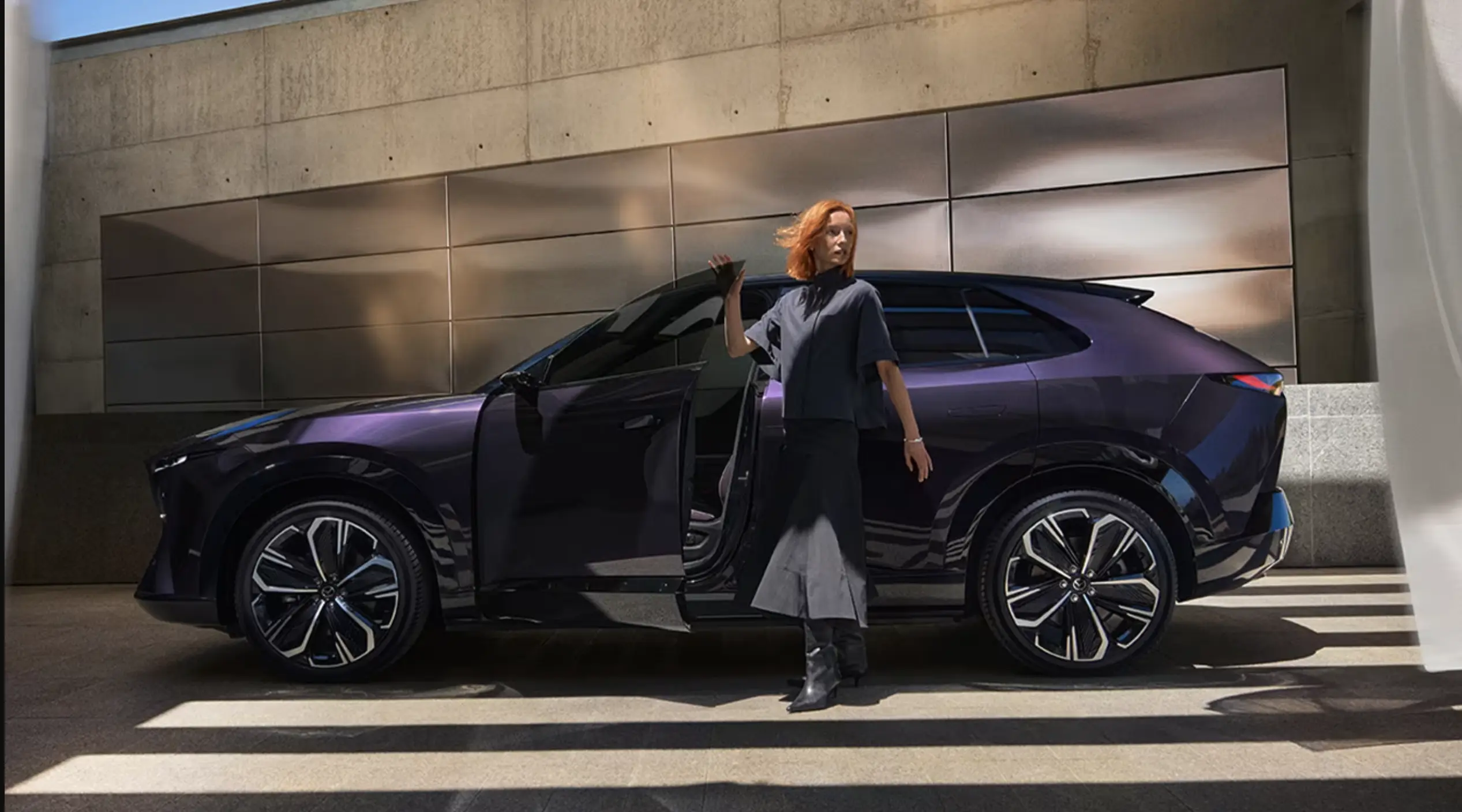 Το Mazda CX-6e μπορεί να μιλήσει στους πεζούς και ναι, μπορεί ακόμη και να τους βρίσει