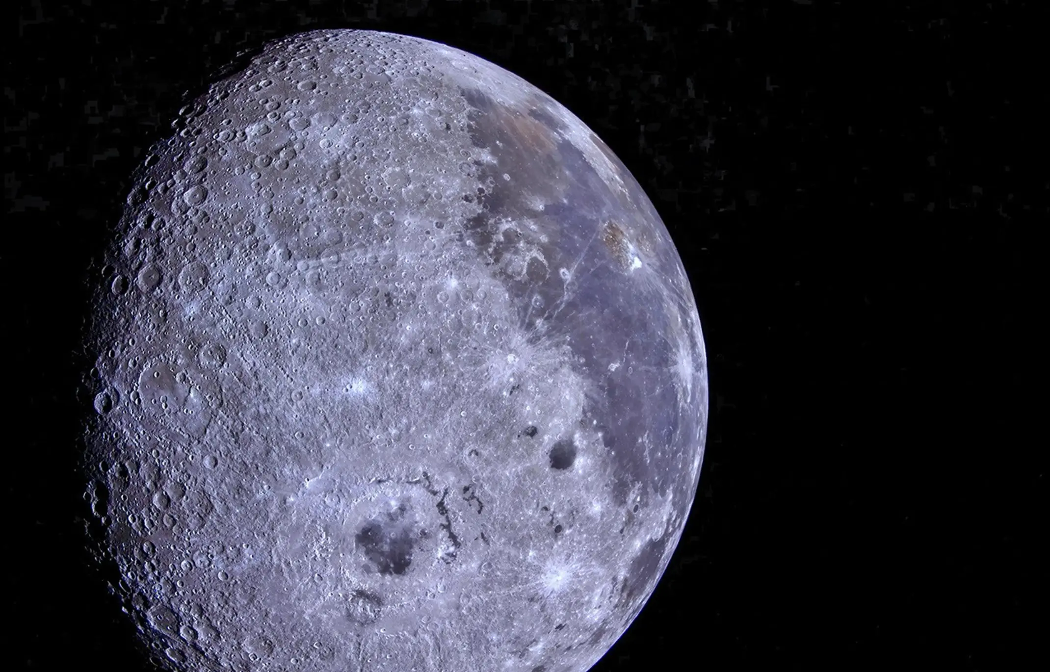 Η NASA αποκάλυψε τι ήταν οι πέντε λάμψεις που είδε η Artemis II στη Σελήνη