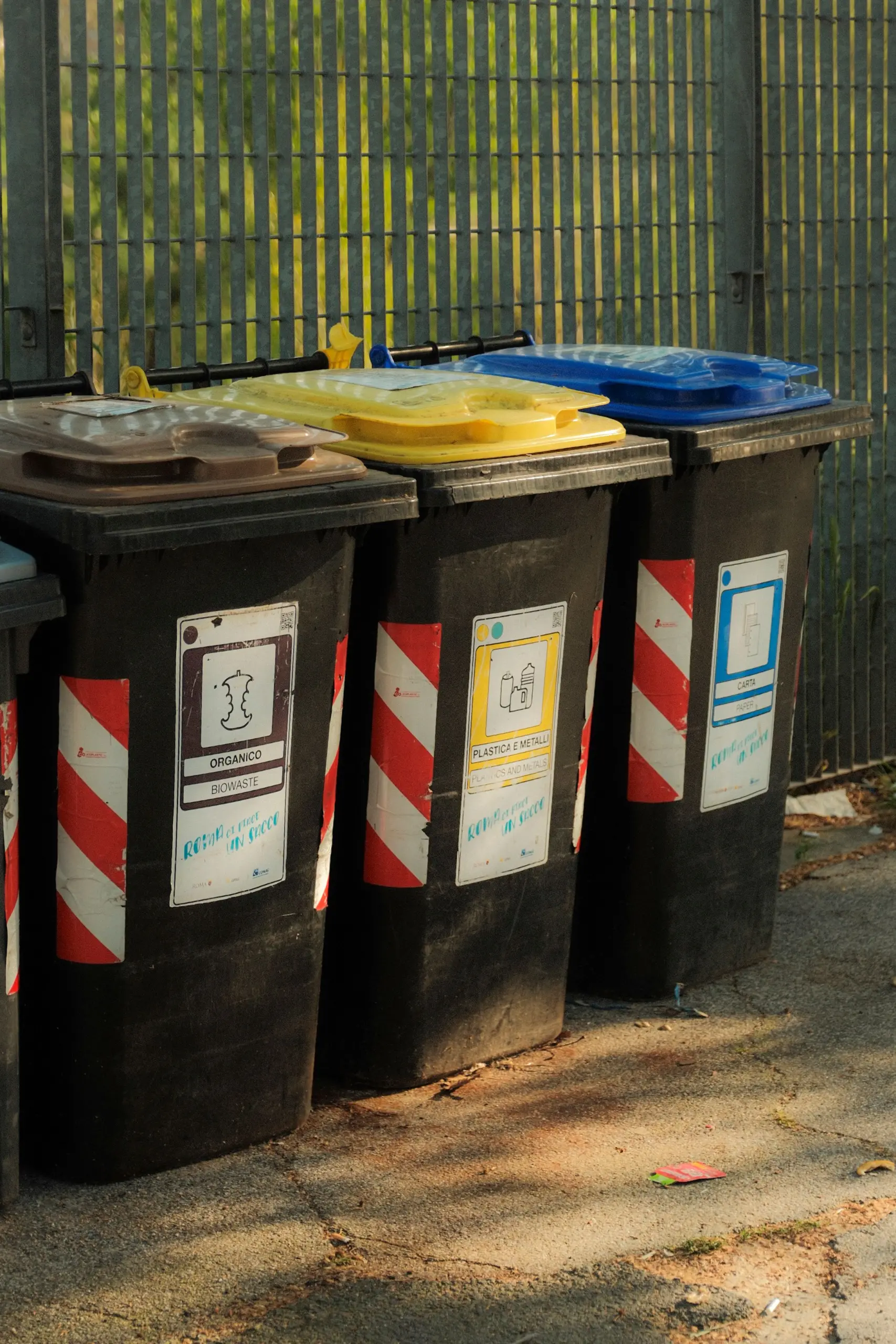 Νέα τεχνολογία μειώνει την μυρωδιά των σκουπιδιών ακόμη και τις ζεστές ημέρες 1 Ηλιακή τεχνολογία μειώνει την κακοσμία των απορριμμάτων για πάνω από 40 ημέρες