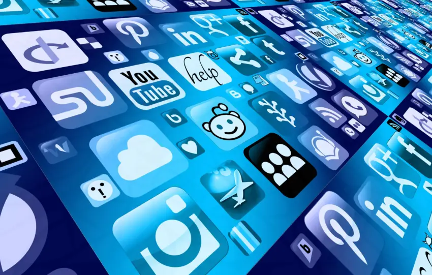 Social media κάτω των 15 - Τι αλλάζει στην Ελλάδα το 2027