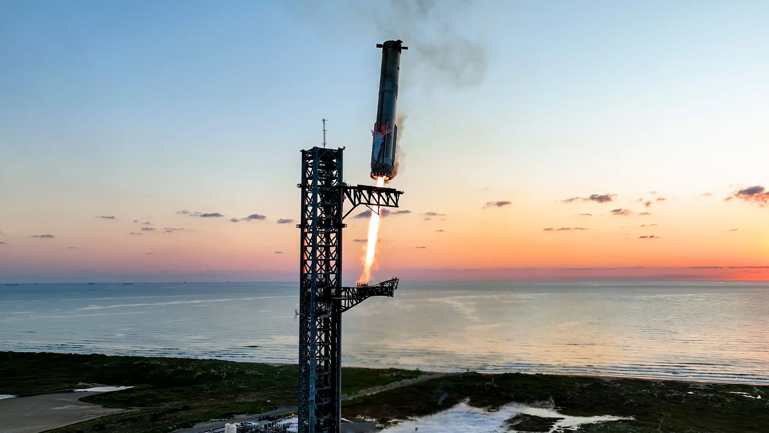 Η SpaceX θα επιχειρήσει να πιάσει ολόκληρο το Starship στον αέρα για πρώτη φορά