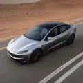 Tesla Model 3 με μεγαλύτερη οθόνη, περισσότερη ισχύ και αυτονομία με ίδια τιμή