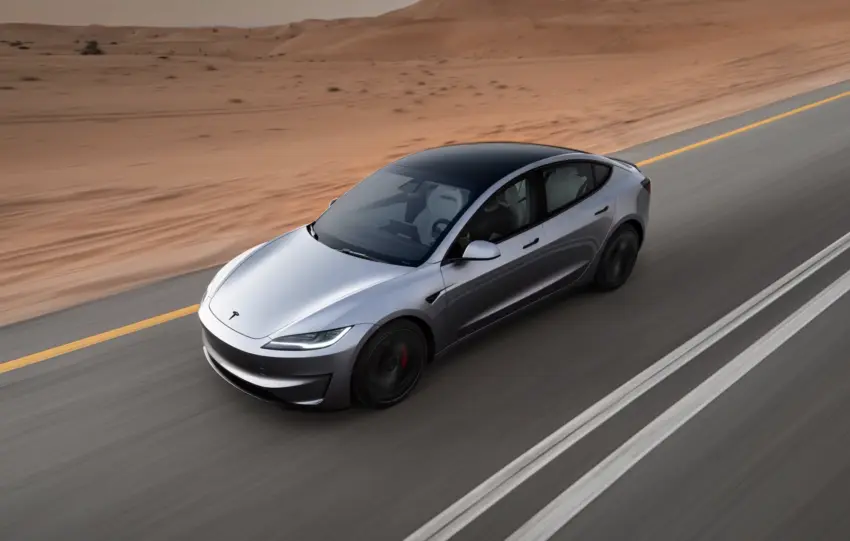 Νέο Tesla Model 3 με οθόνη 16 ιντσών και καλύτερες επιδόσεις