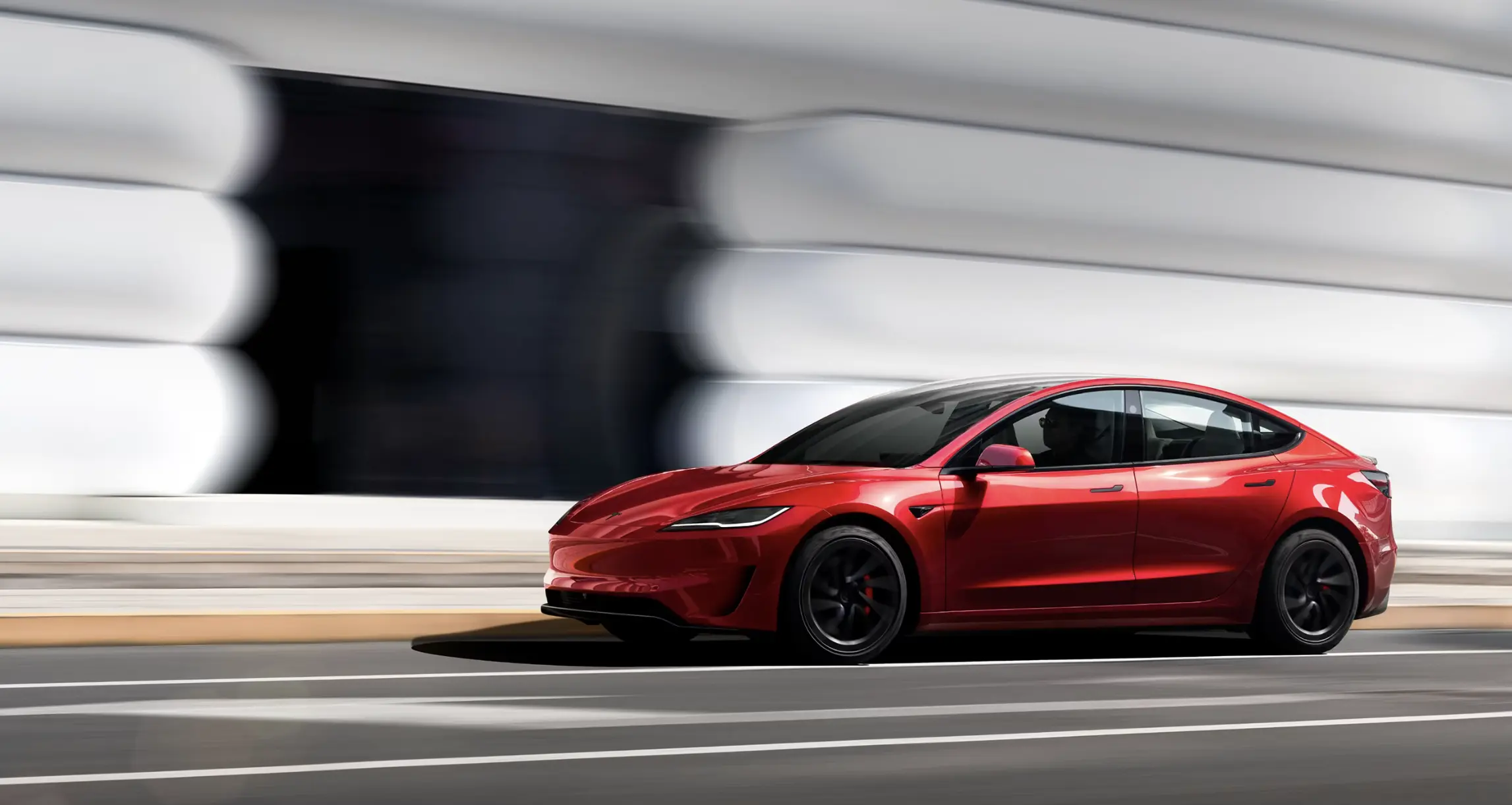 Tesla Model 3 με μεγαλύτερη οθόνη, περισσότερη ισχύ και αυτονομία με ίδια τιμή