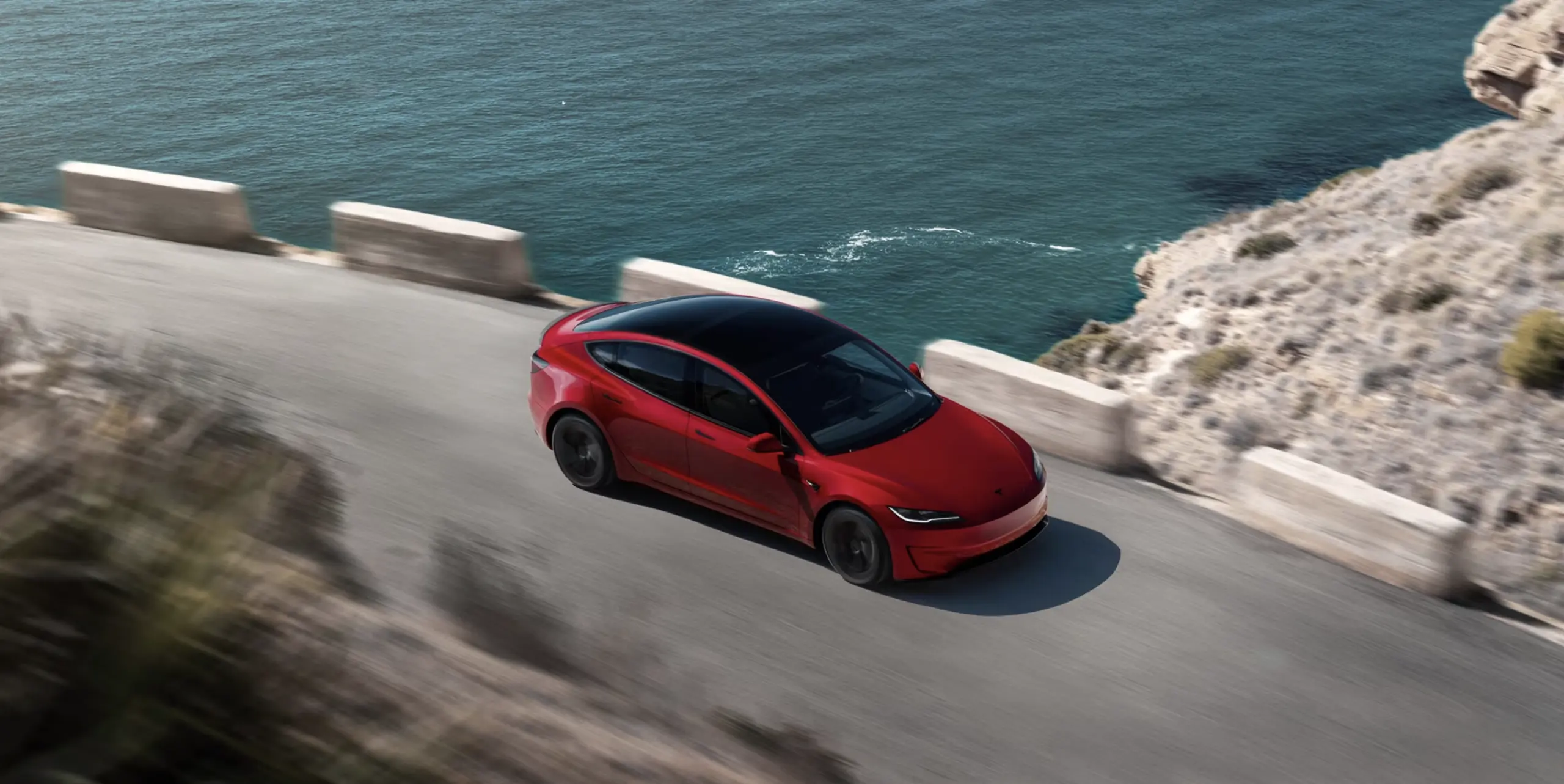 Tesla Model 3 με μεγαλύτερη οθόνη, περισσότερη ισχύ και αυτονομία με ίδια τιμή